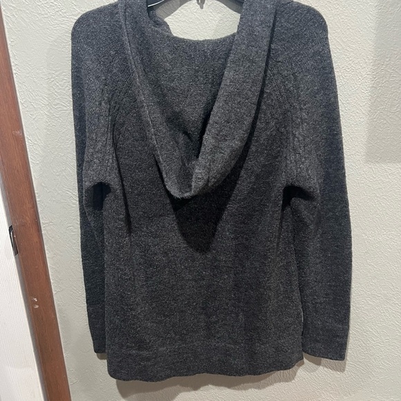 Eddie Bauer Charcoal Women's Sweater Wool Blend Size L Pockets and Hoodie - Picture 4 of 4